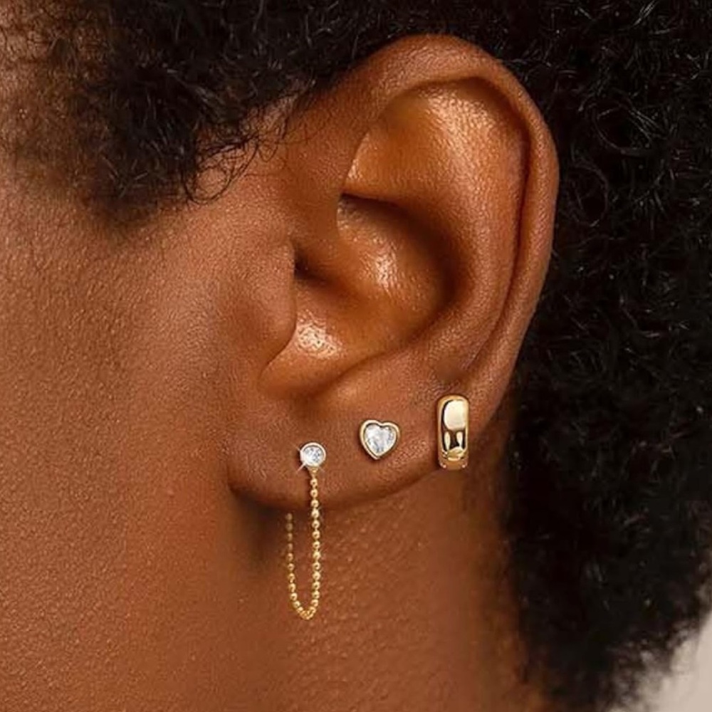 New! Gold Stack Crystal Heart Huggie Earrings (1080)